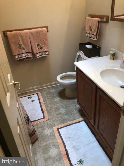 12946 Soundings Road Lusby, MD 20657 - Photo 33 of 55 Hall bath - main level