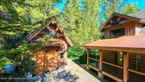 $1,250,000 | 172 Spurwood Drive, Star Valley Ranch, WY 83127