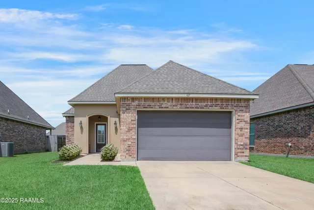 $239,500 | 107 Maddox Jude Drive, Maurice, LA 70555