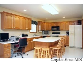 3917 Destiny Drive Springfield, IL 62712 - Photo 3 of 12