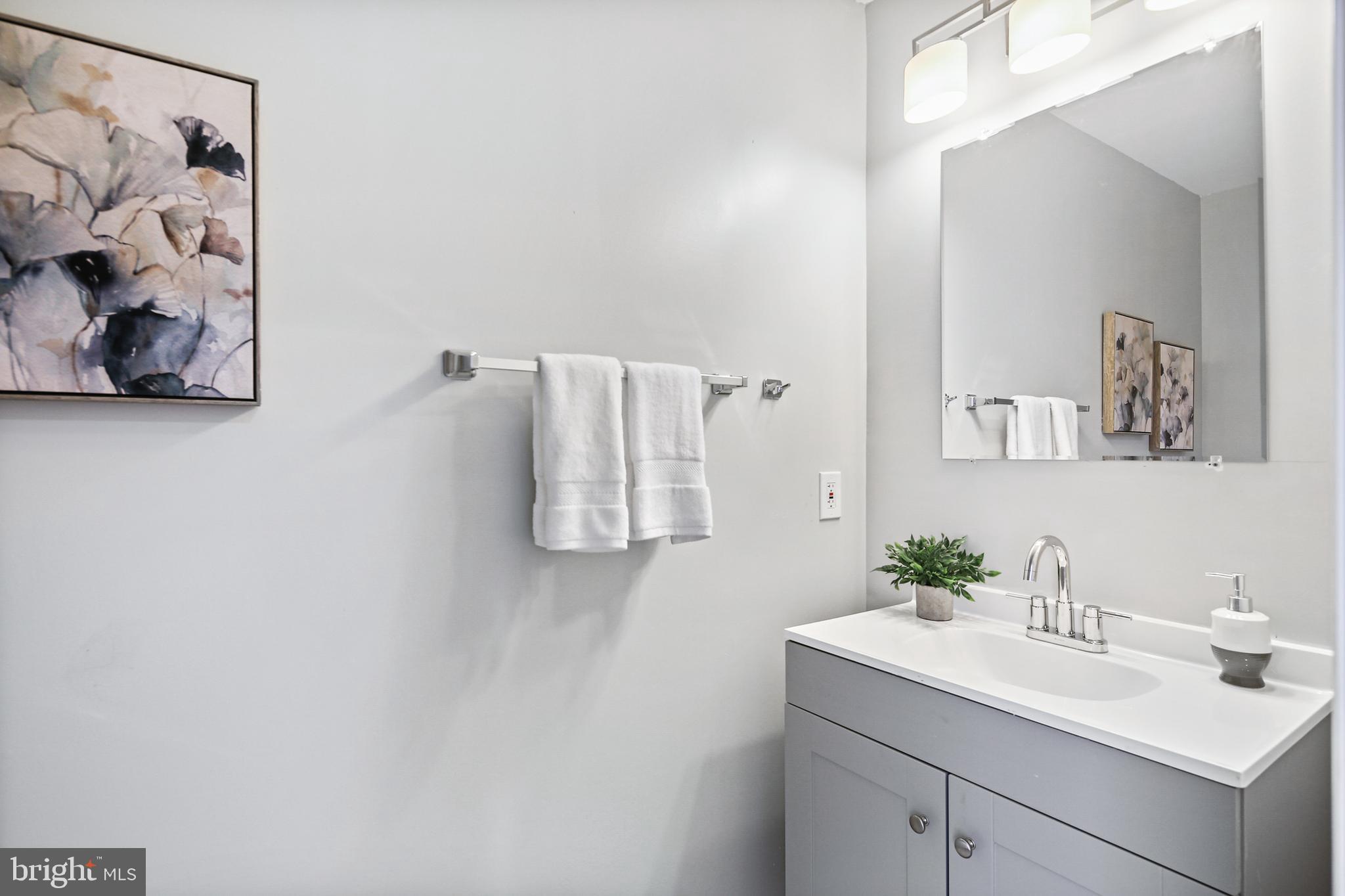 929 Edgewood Road Edgewater, MD 21037 - Photo 28 of 43 Guest bath