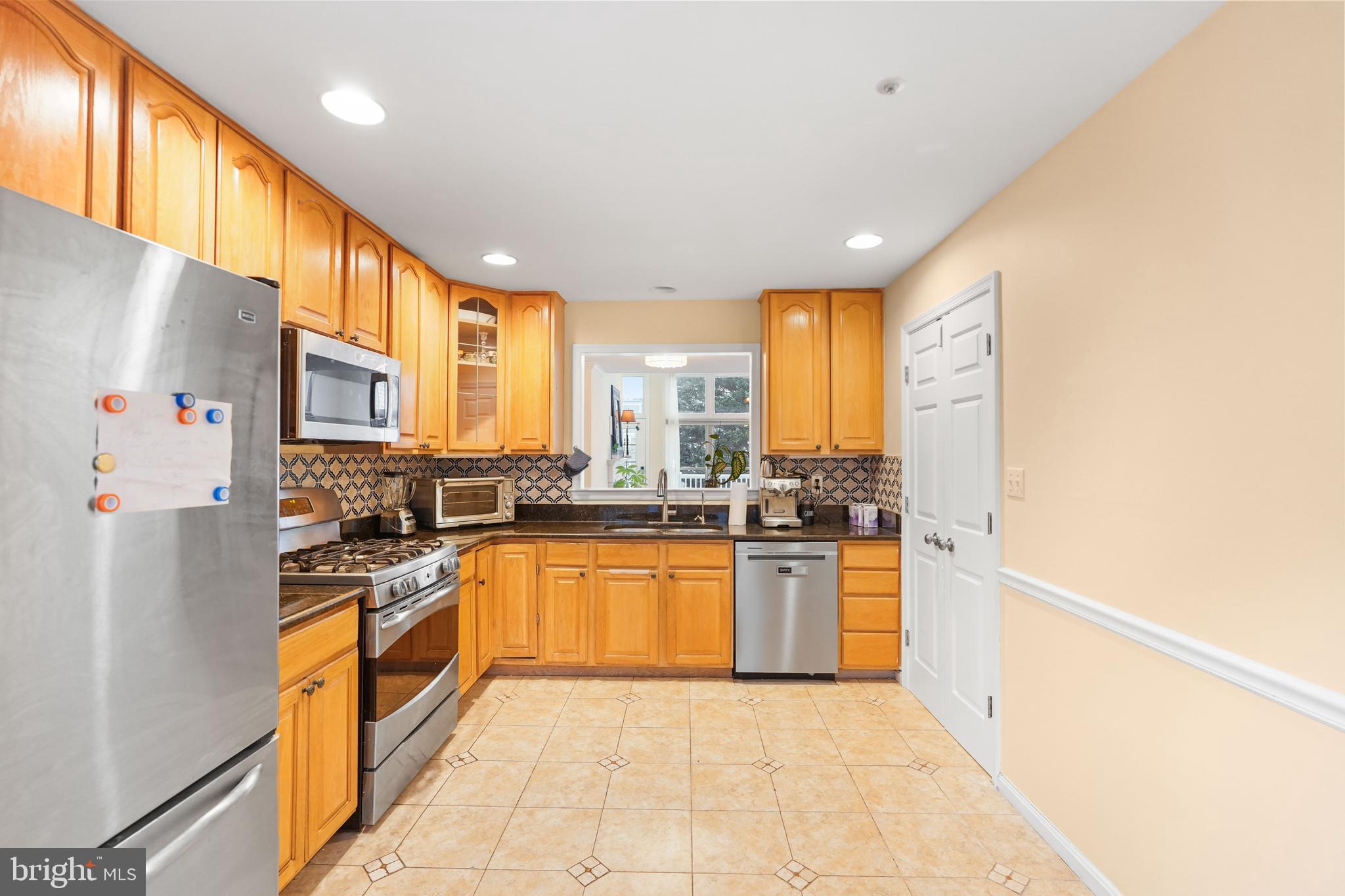 596 Chestertown Street Gaithersburg, MD 20878 - Photo 26 of 62 Stylish & Functional Design