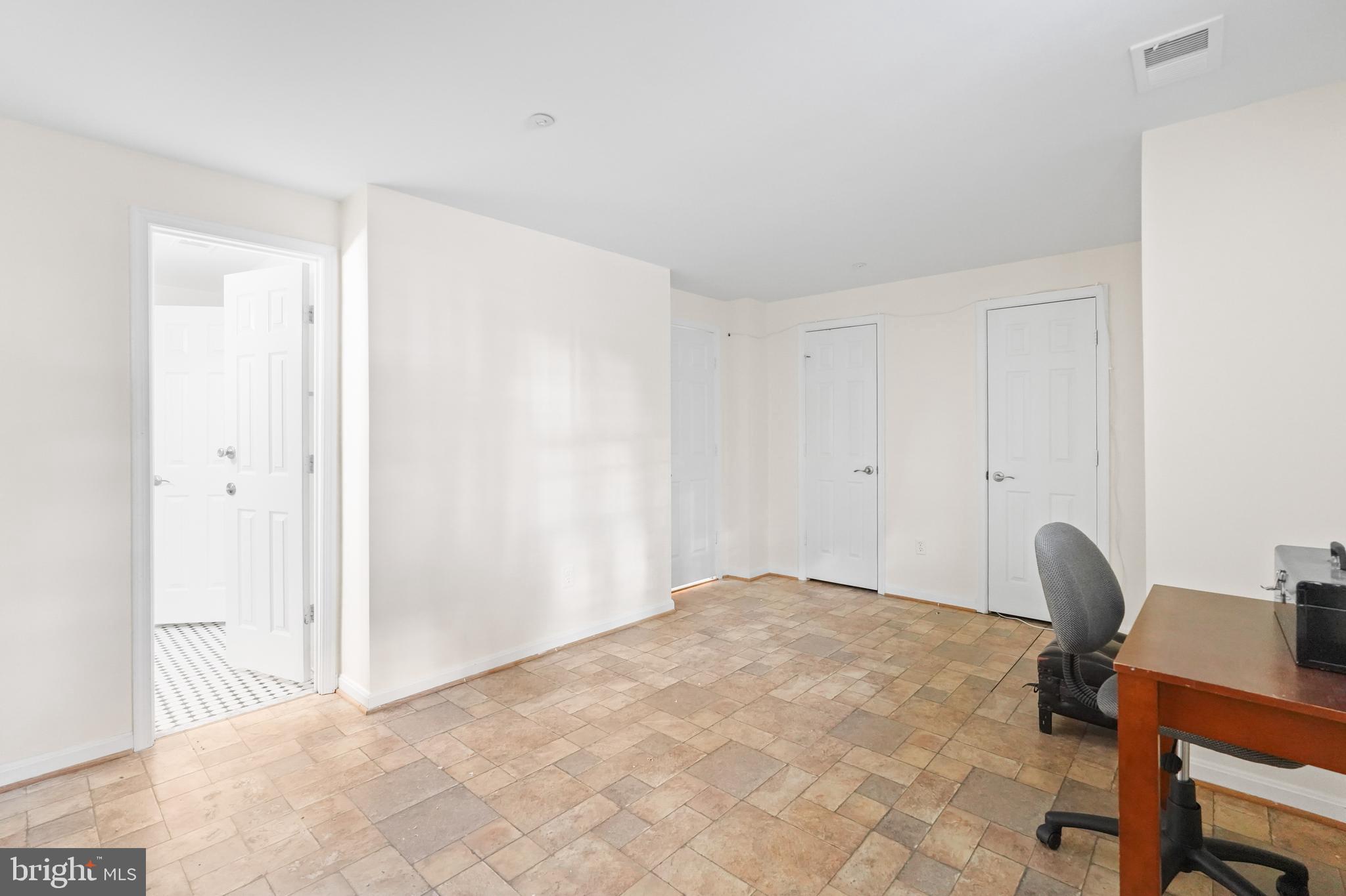 596 Chestertown Street Gaithersburg, MD 20878 - Photo 39 of 56 Home Office or Flex Space