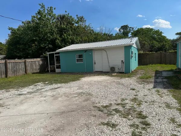 $1,000 | 330 Palm Avenue, Unit 3, Cocoa, FL 32922