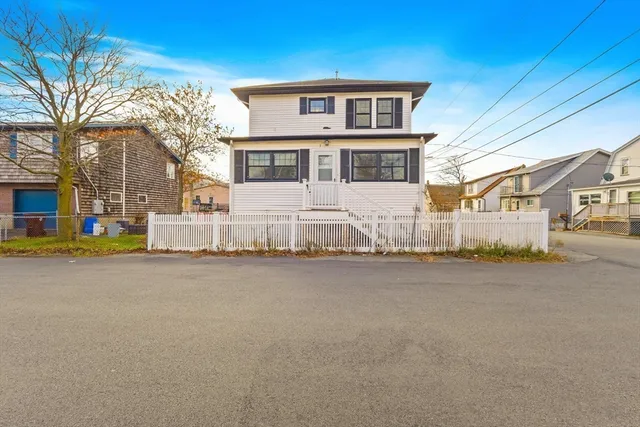 $889,000 | 3 Clinton Road, Revere, MA 02151