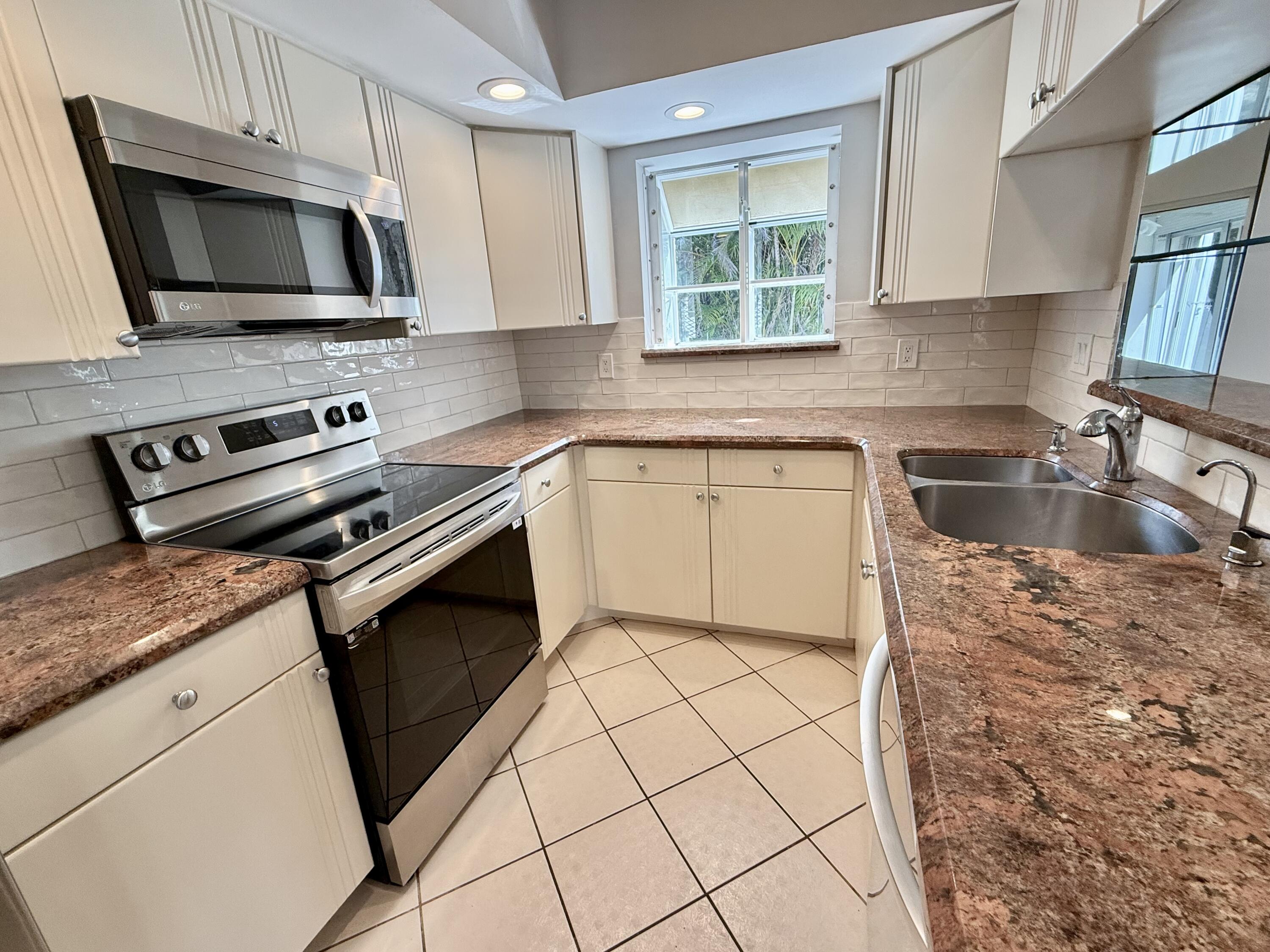 10911 Ladera Lane, Unit A Boca Raton, FL 33498 - Photo 4 of 45 IMG_3794