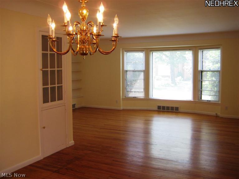 2441 Saybrook Road Cleveland, OH 44118 - Photo 7 of 17