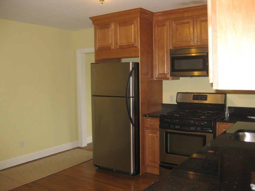 14 Amory Road, Unit 3 Waltham, MA 02453 - Photo 8 of 19 Gallery Image 8