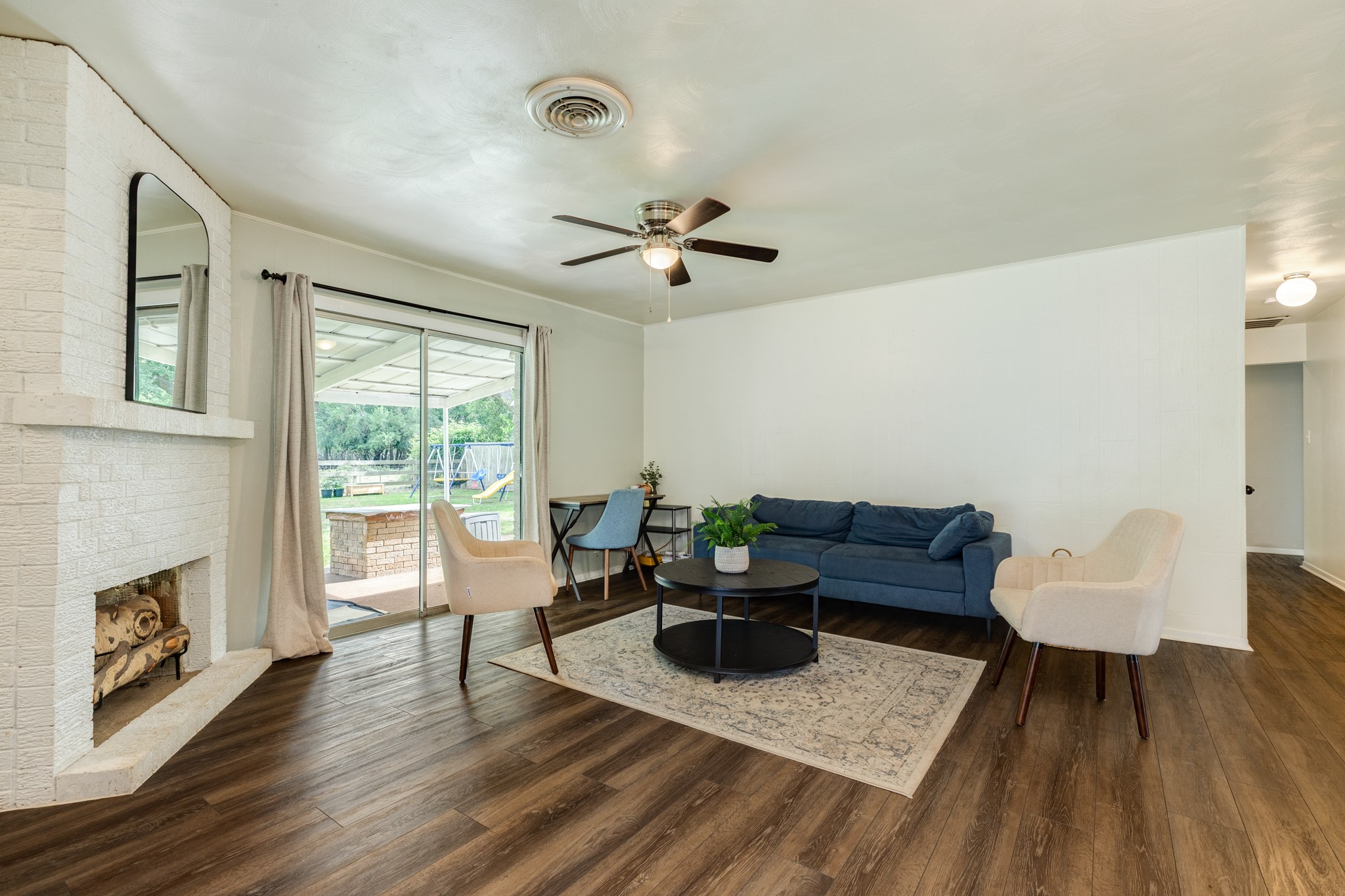 621 Southside Drive Angleton, TX 77515 - Photo 14 of 25