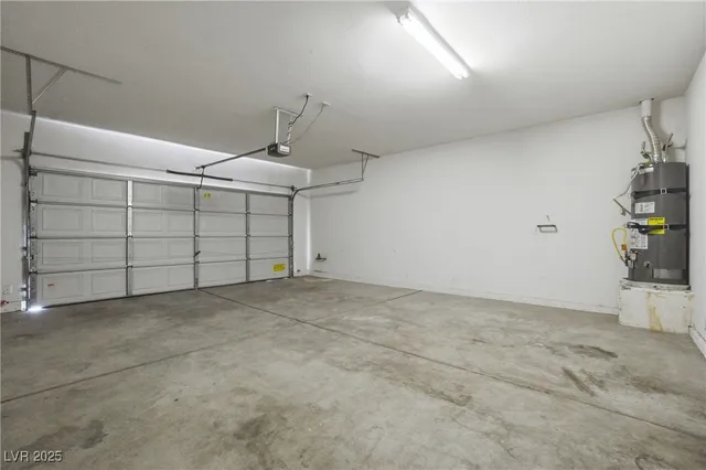 $1,930 | 2832 King Michael Avenue, North Las Vegas, NV 89086