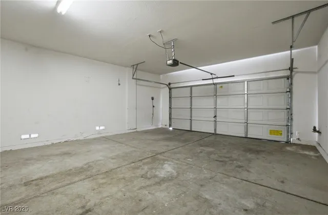 $1,930 | 2832 King Michael Avenue, North Las Vegas, NV 89086