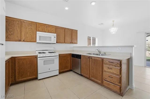 $1,930 | 2832 King Michael Avenue, North Las Vegas, NV 89086