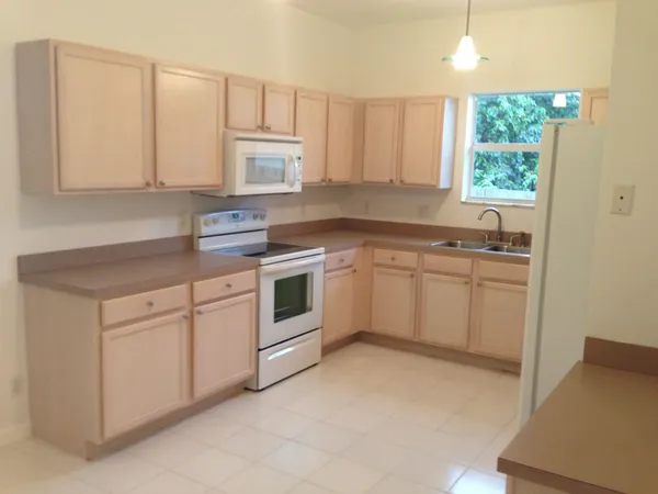 $2,950 | 1731 Lavue Avenue, Lake Worth Beach, FL 33460