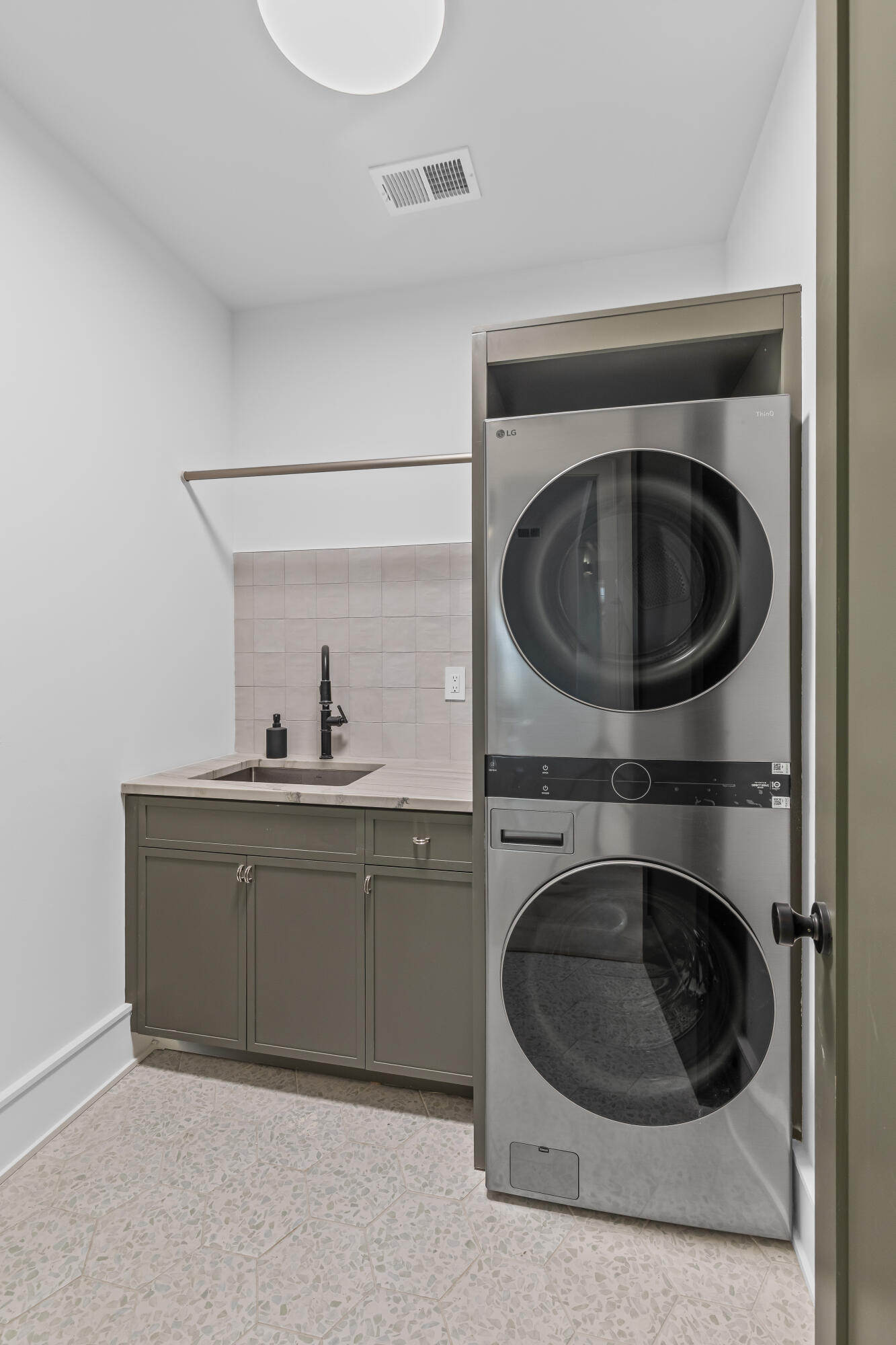 118 Scott Street Daniel Island, SC 29492 - Photo 37 of 57 118-Scott-28