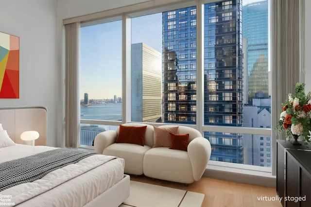 $2,222,000 | 845 United Nations Plaza, Unit 21E | Midtown East