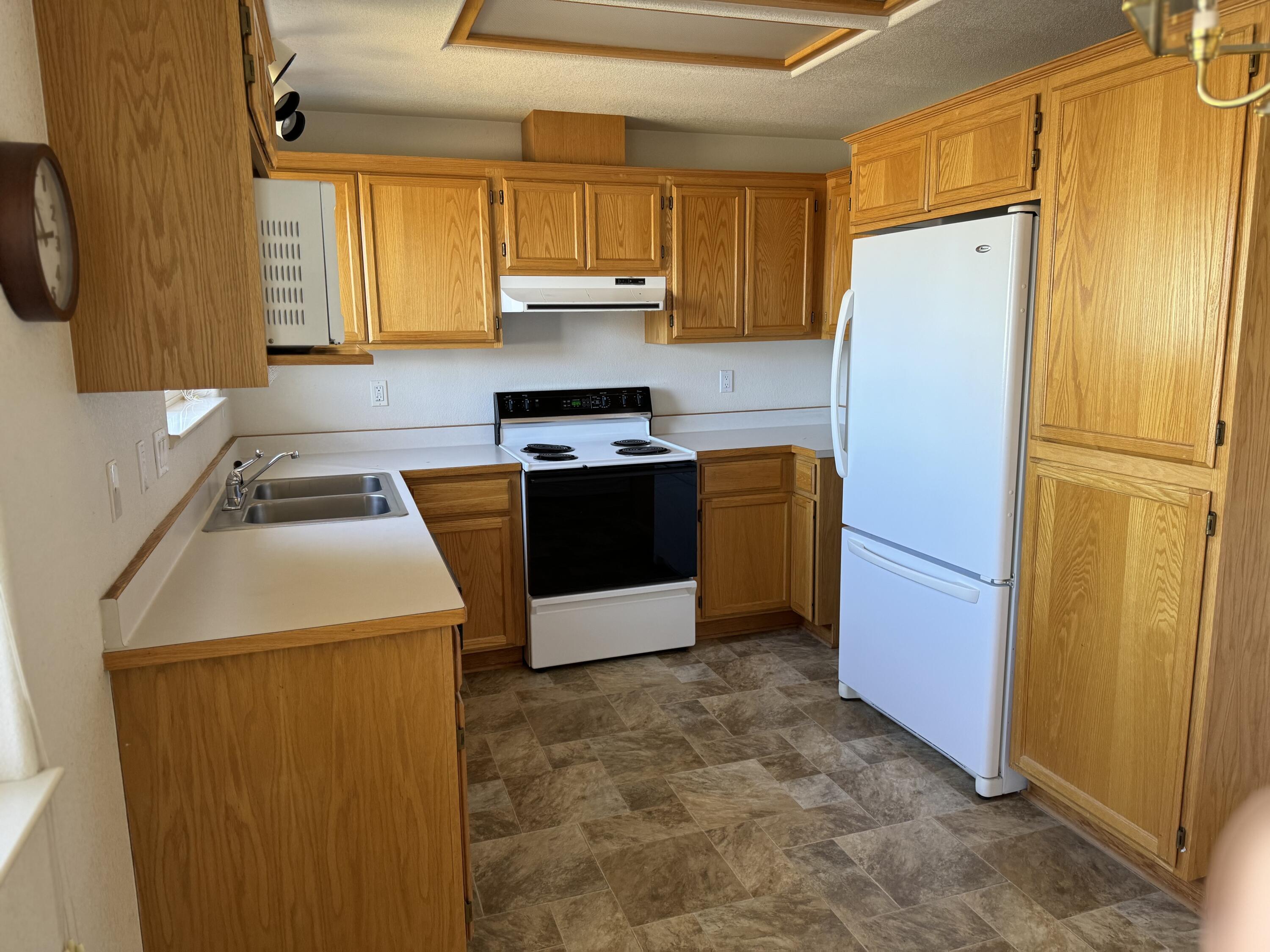 1771 Harbeck Road Grants Pass, OR 97527 - Photo 6 of 17 IMG_1477