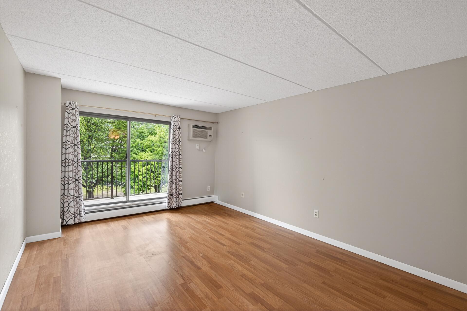 10501 Cedar Lake Road, Unit 318 Minnetonka, MN 55305 - Photo 21 of 48
