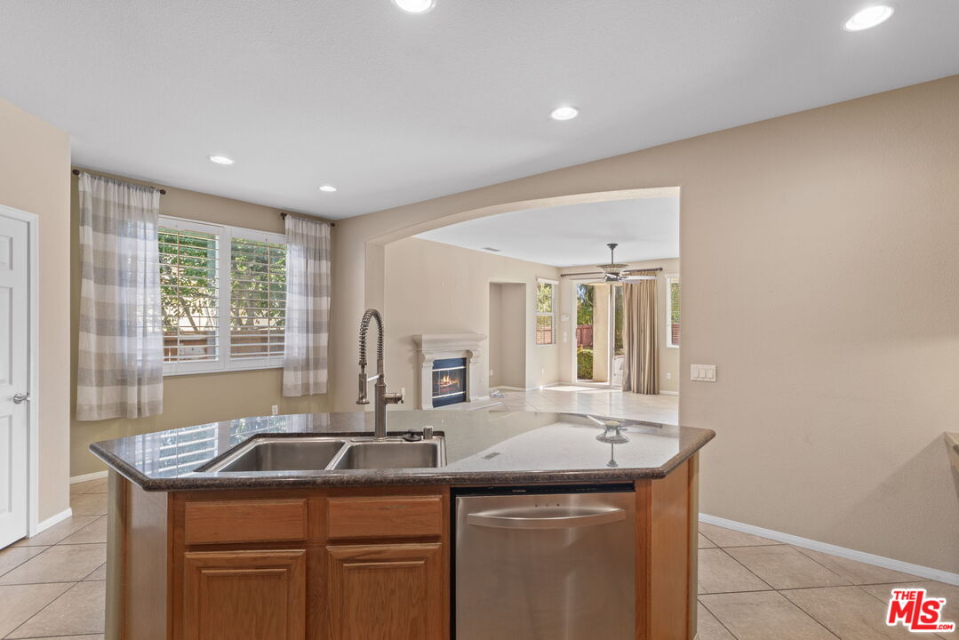 41657 Cypress Point Way Temecula, CA 92591 - Photo 9 of 42