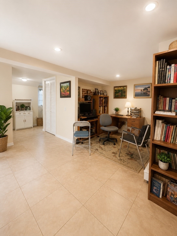 17 Retrop Road Natick, MA 01760 - Photo 8 of 13