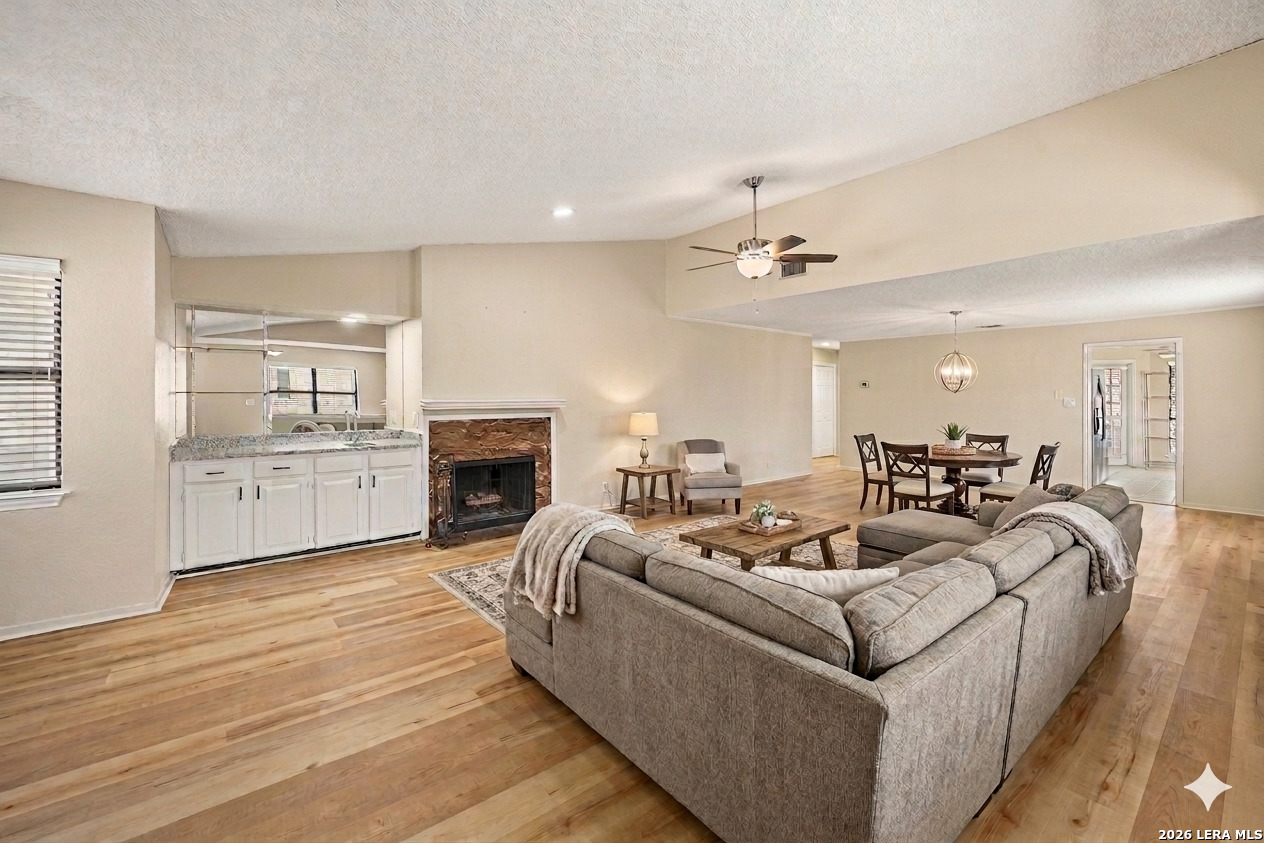 7738 Chambers Road, Unit 702 San Antonio, TX 78229 - Photo 4 of 36
