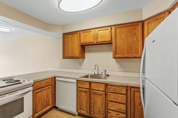 $162,000 | 221 East Rockwood Boulevard, Unit 322, Spokane, WA 99202