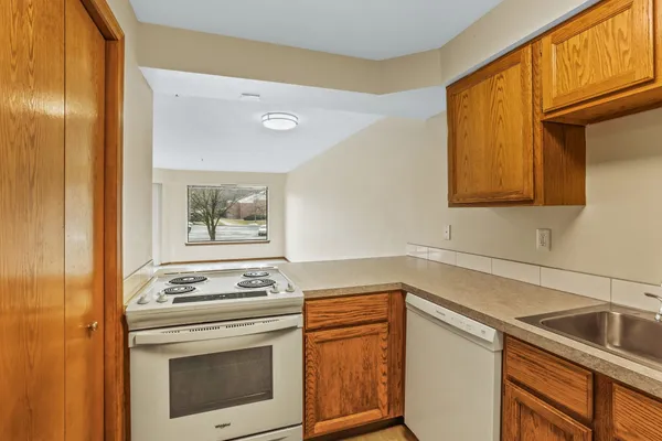 $162,000 | 221 East Rockwood Boulevard, Unit 322, Spokane, WA 99202