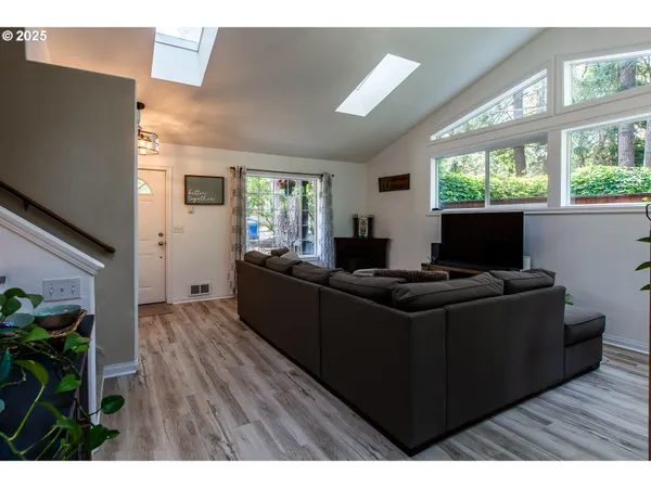 $545,000 | 4364 Fox Hollow Road, Eugene, OR 97405