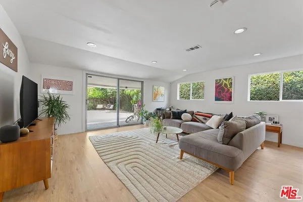 $1,299,000 | 5211 Allott Avenue, Sherman Oaks, CA 91401