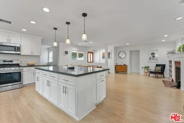 $1,299,000 | 5211 Allott Avenue, Sherman Oaks, CA 91401