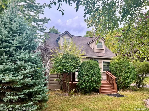 $1,850 | 615 Leon Road, Walled Lake, MI 48390