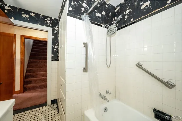 $2,500 | 4097 Bailey Avenue, Amherst, NY 14226