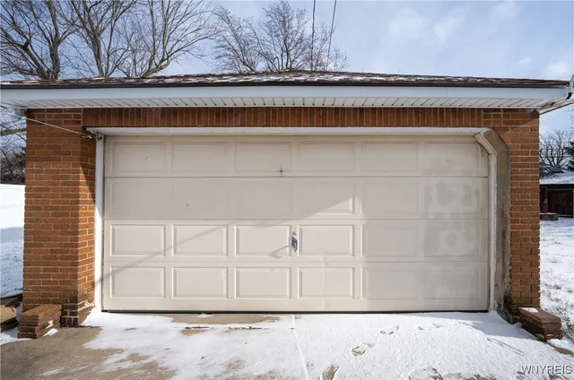 $2,500 | 4097 Bailey Avenue, Amherst, NY 14226