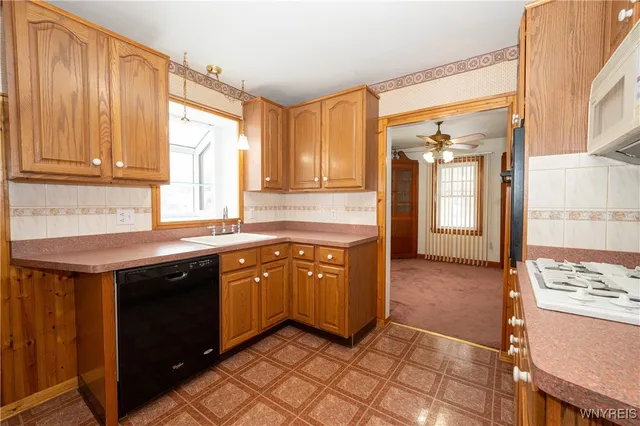 $2,500 | 4097 Bailey Avenue, Amherst, NY 14226