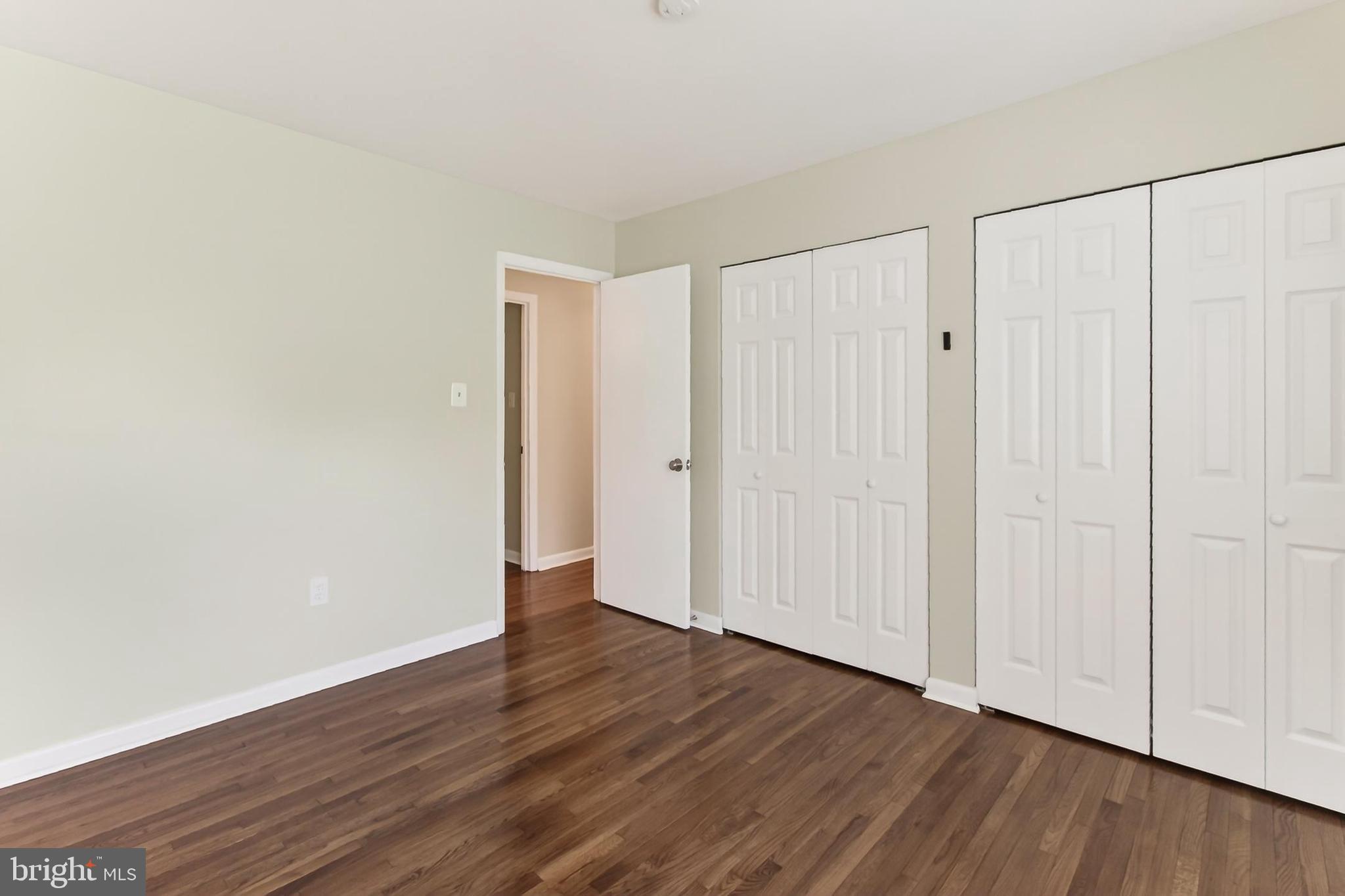 1498 Roundleaf Court Reston, VA 20190 - Photo 40 of 62 2 Closets, New Blinds