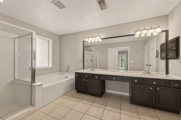 $420,000 | 27 Lush Meadow Place, The Woodlands, TX 77381