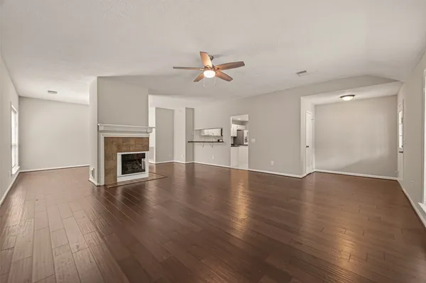 $420,000 | 27 Lush Meadow Place, The Woodlands, TX 77381