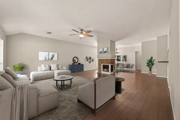 $420,000 | 27 Lush Meadow Place, The Woodlands, TX 77381