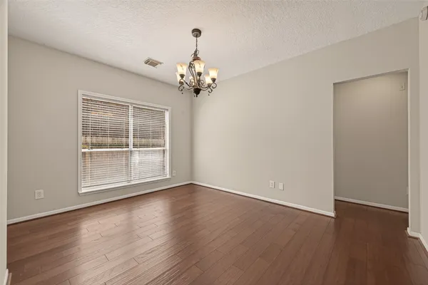 $420,000 | 27 Lush Meadow Place, The Woodlands, TX 77381