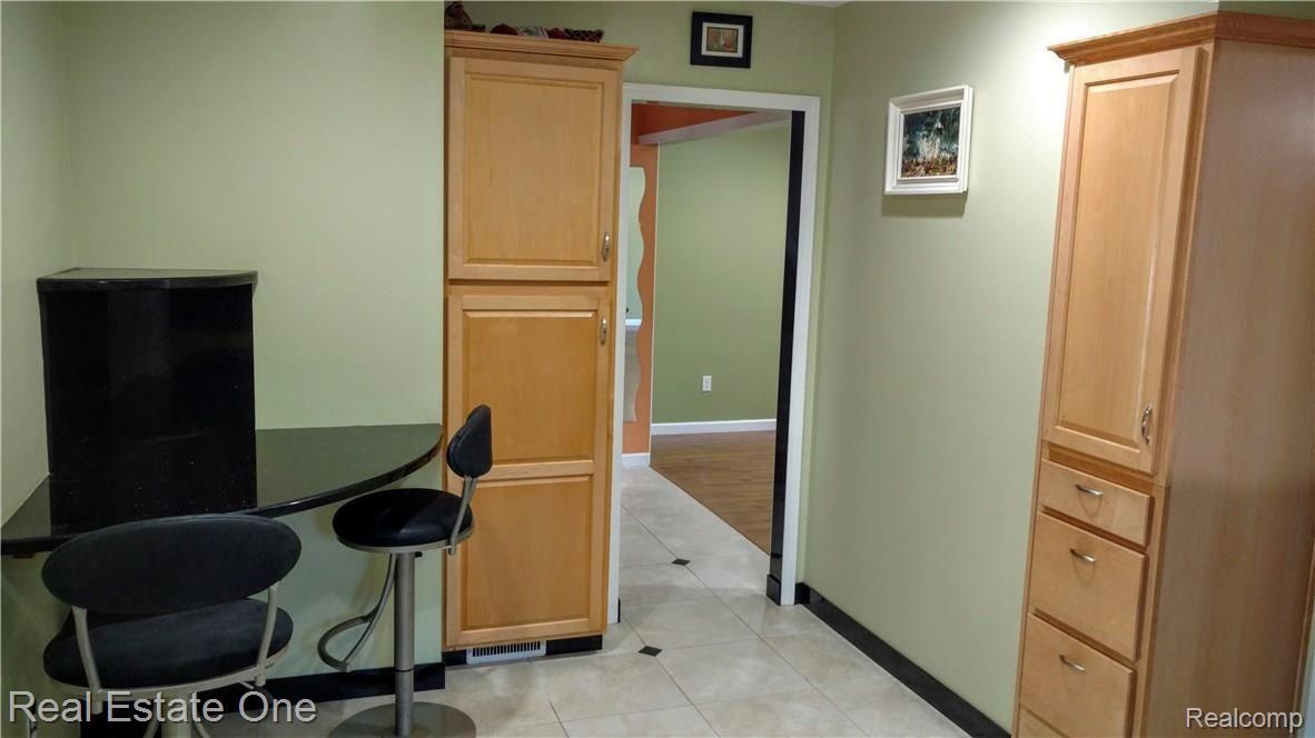 1499 Walnut Ridge Circle Canton, MI 48187 - Photo 9 of 32 IMG_20160919_102525581.jpg