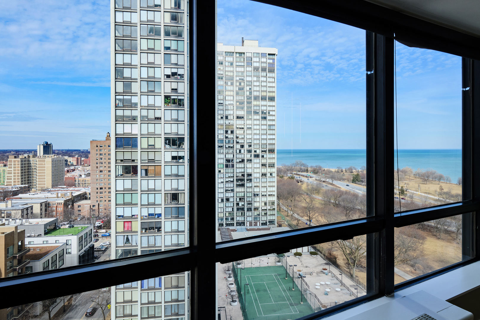 5415 North Sheridan Road, Unit 1908 Chicago, IL 60640 - Photo 25 of 45 a view of city from a window