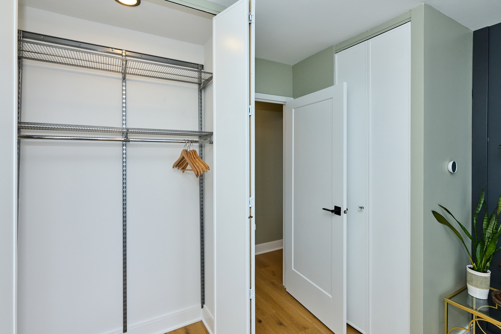 5415 North Sheridan Road, Unit 1908 Chicago, IL 60640 - Photo 29 of 45 a bathroom with a shower