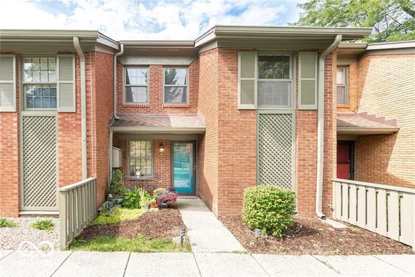 $198,000 | 5266 Whisperwood Lane, Unit 259, Indianapolis, IN 46226