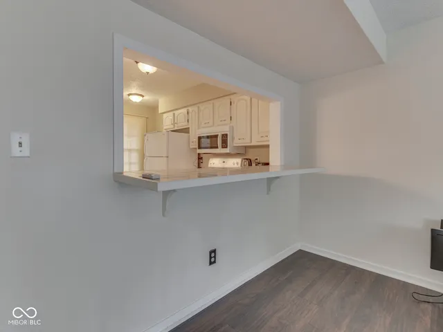 $200,000 | 5266 Whisperwood Lane, Unit 259, Indianapolis, IN 46226