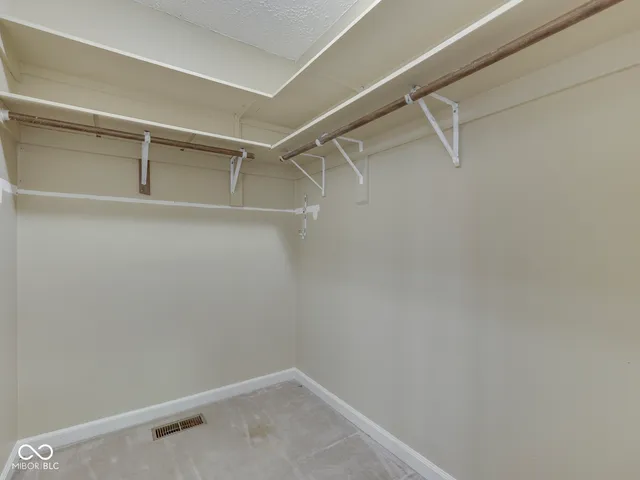 $200,000 | 5266 Whisperwood Lane, Unit 259, Indianapolis, IN 46226