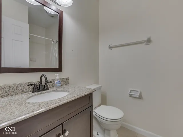 $200,000 | 5266 Whisperwood Lane, Unit 259, Indianapolis, IN 46226