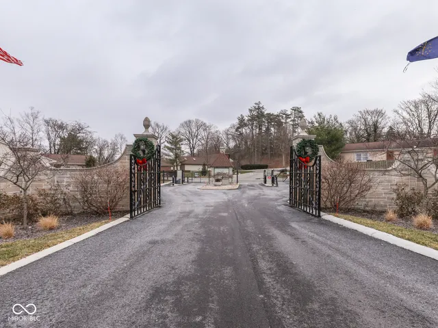 $200,000 | 5266 Whisperwood Lane, Unit 259, Indianapolis, IN 46226