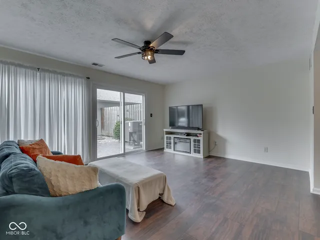 $200,000 | 5266 Whisperwood Lane, Unit 259, Indianapolis, IN 46226