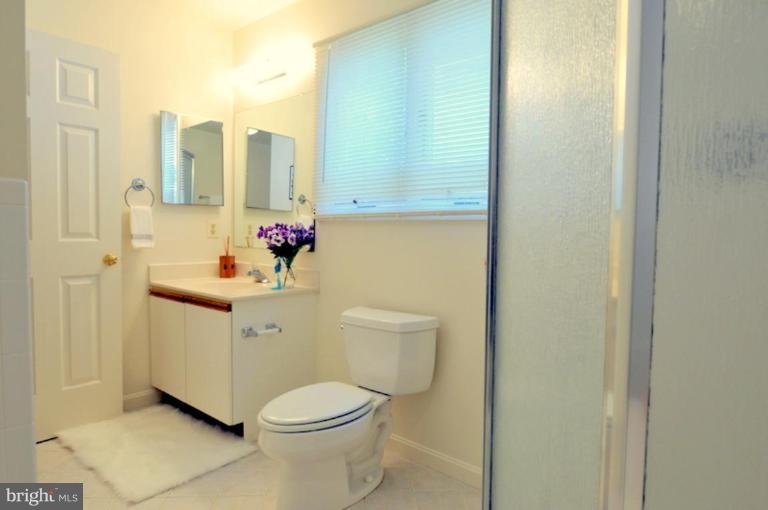 11820 Riding Loop Terrace North Potomac, MD 20878 - Photo 11 of 23 Master Bath #2