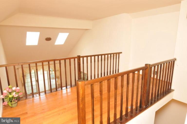 11820 Riding Loop Terrace North Potomac, MD 20878 - Photo 16 of 23 Hallway