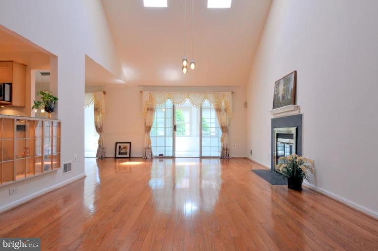 11820 Riding Loop Terrace North Potomac, MD 20878 - Photo 7 of 23 Family Room